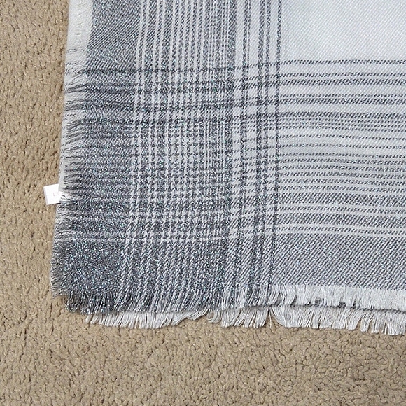 2/$10 Lauren Conrad Wrap Scarf Cream and Silver - Picture 3 of 4